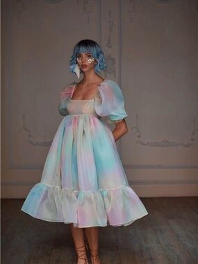 Selkie Rainbow French Puff
